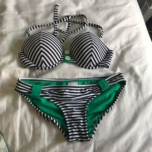 Navy & White chevron striped bikini 🚨Last Chance